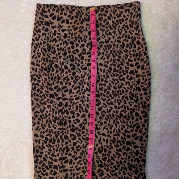 Leopard Print Midi Skirt - Picture 5 of 6